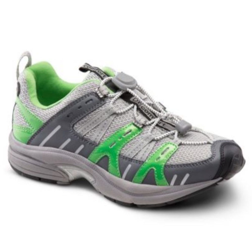 NWOT. Women's Athletic Comfort Sneaker Size 6W.